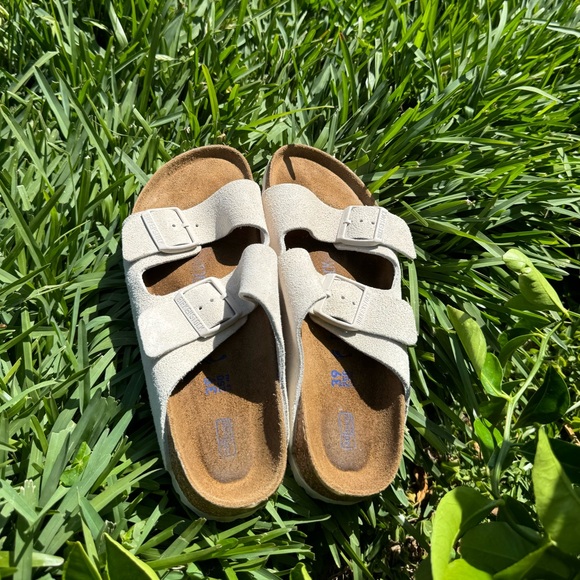 Birkenstock Arizona in White Leather Soft Footbed Size 39 US 8 - 8.5 - Picture 9 of 14